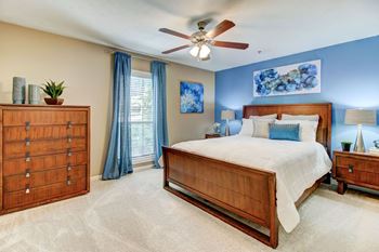 Berkshires at Vinings one bedroom apartment with ceiling fan